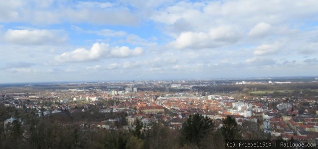 Blick vom Turmberg auf die Stadt