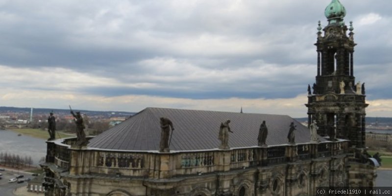 Blick zur Hofkirche