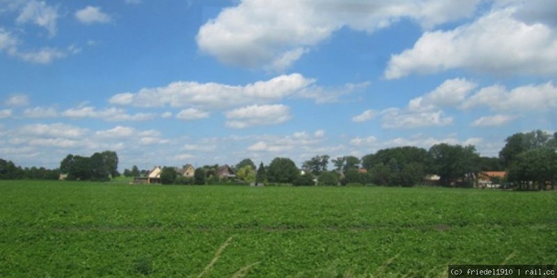 Landschaft kurz vor dem Bahnhof Ebstorf