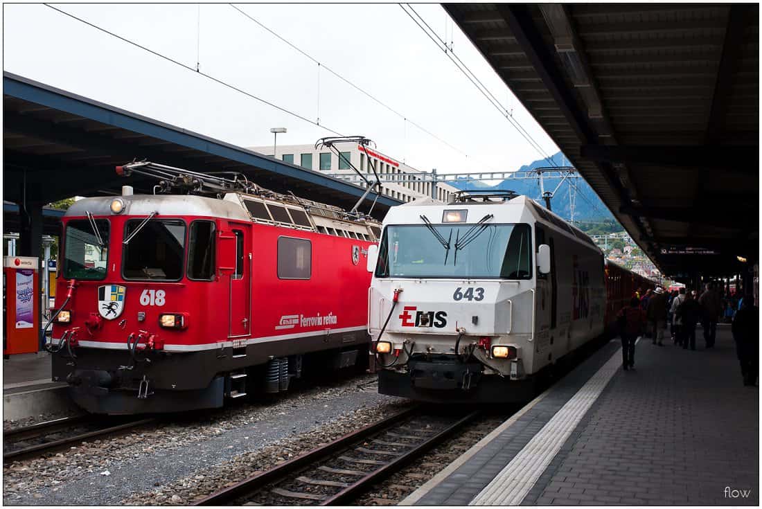Changing trains in Chur. The InterCity from Zurich usually arrives on platform 9 and provides a cross-platform interchange with the RegioExpress to St Moritz on platform 10. The train on the left is the Regio to Disentis/Mustér.
