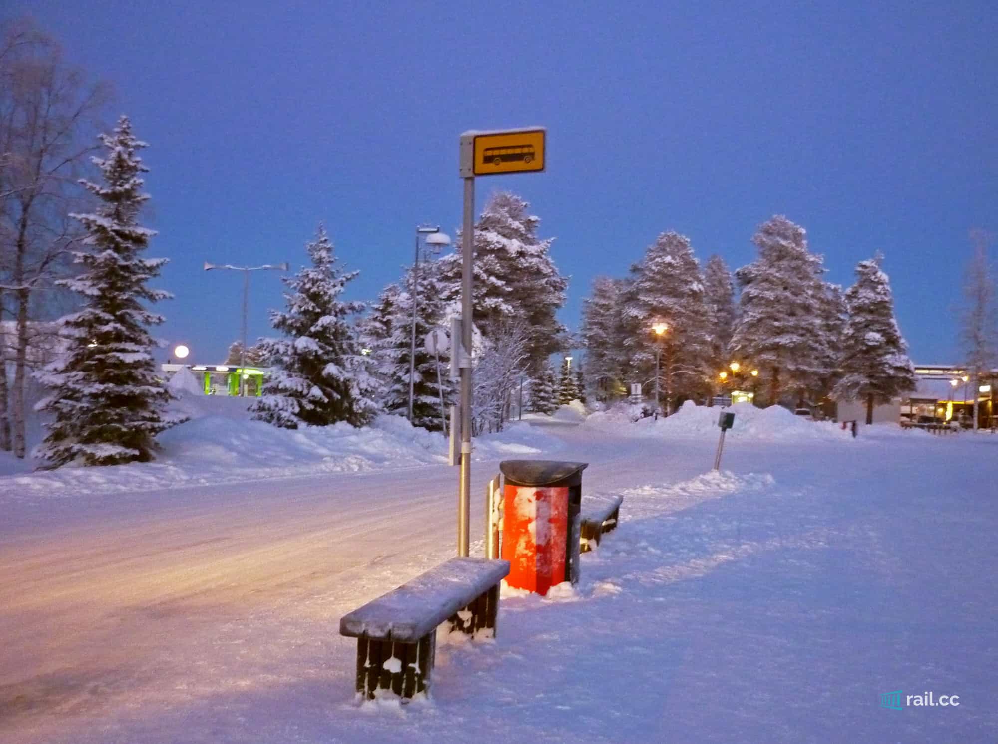 Bushaltestelle Arctic Circle beim Santa Claus Village